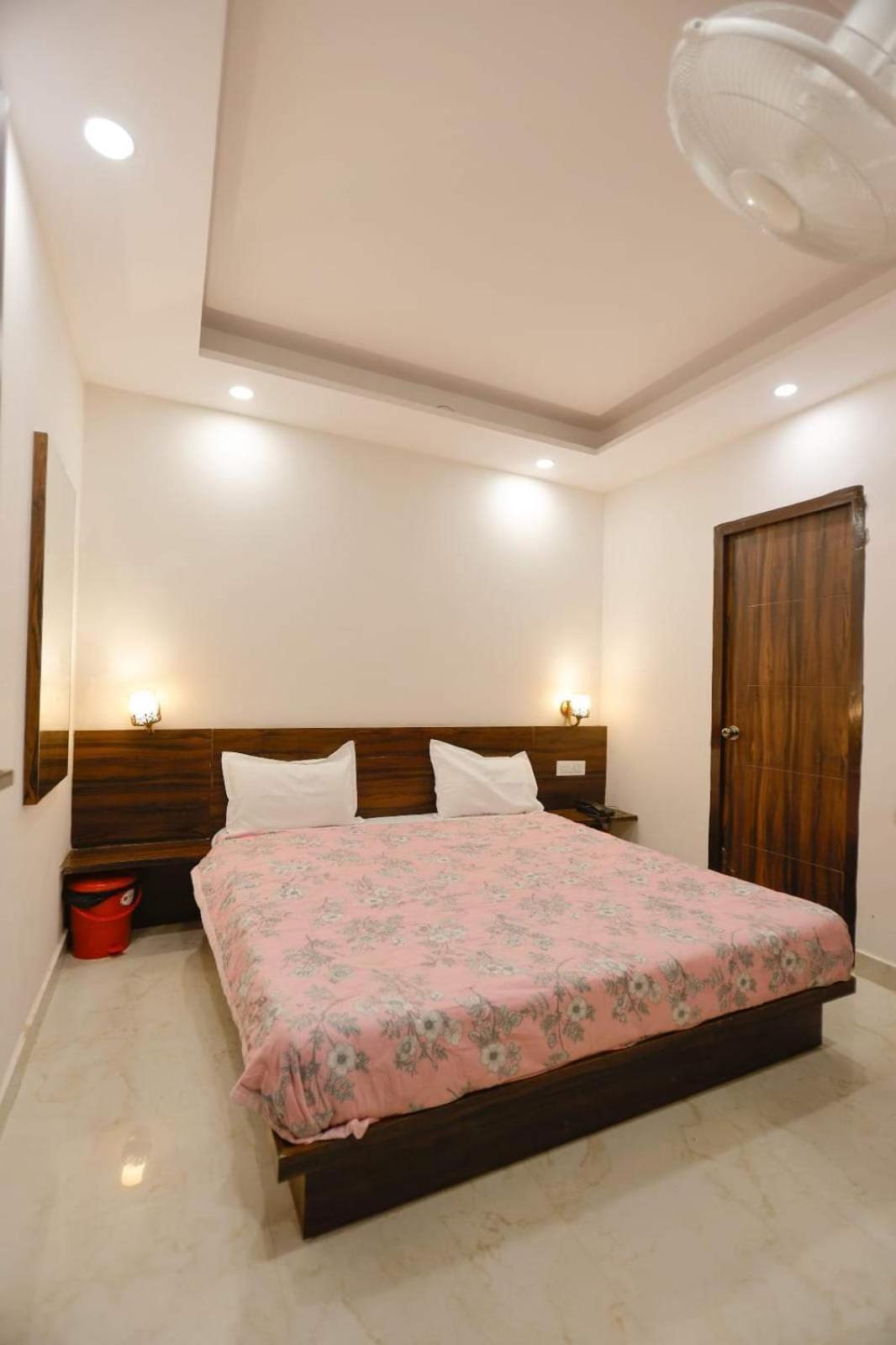 Hotel Rovers Inn Amritsar Ngoại thất bức ảnh